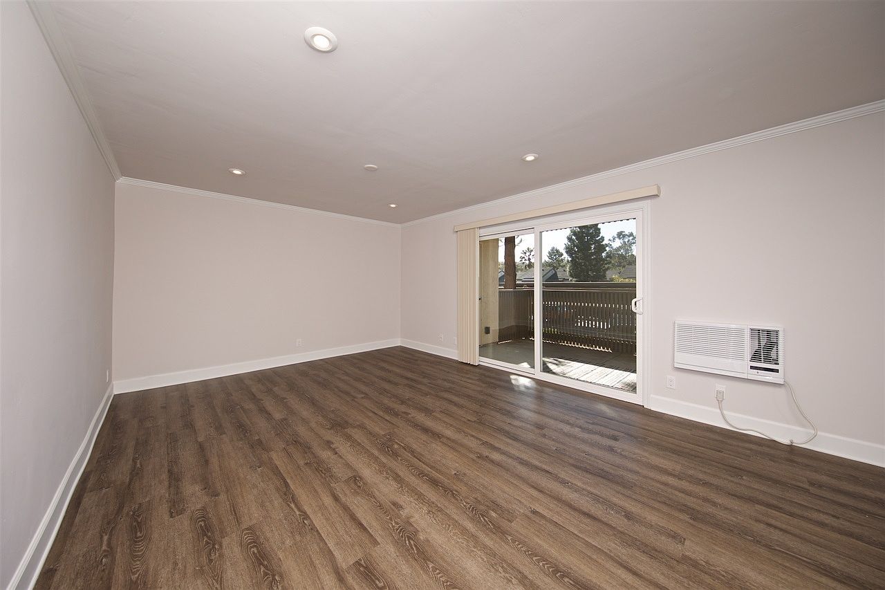 8571 Villa La Jolla Dr photo 4