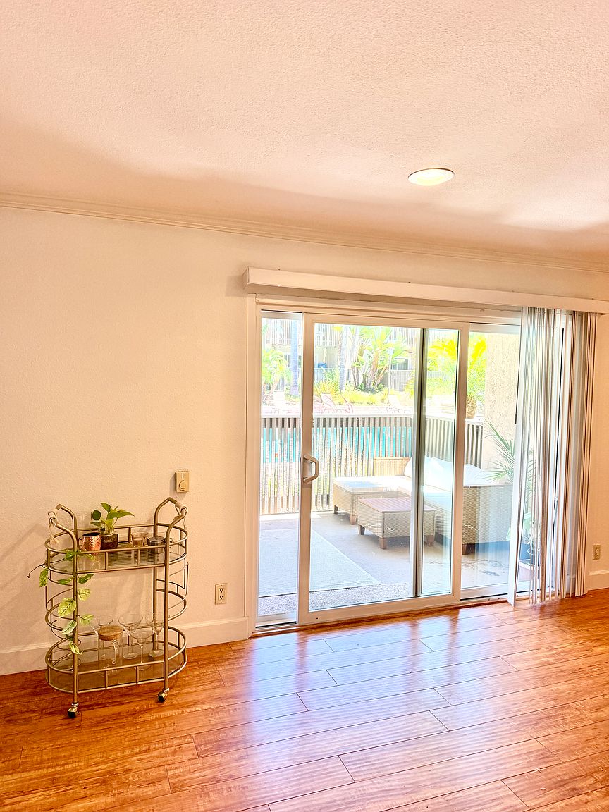 8529 Villa La Jolla Dr photo 5