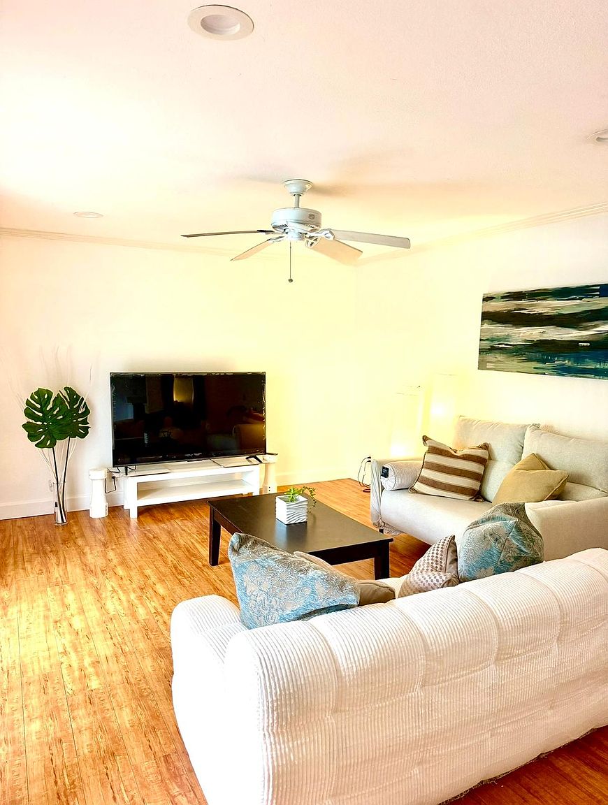 8529 Villa La Jolla Dr
