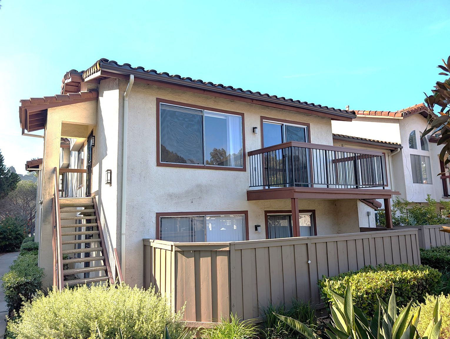4090 Rosenda Ct photo 3