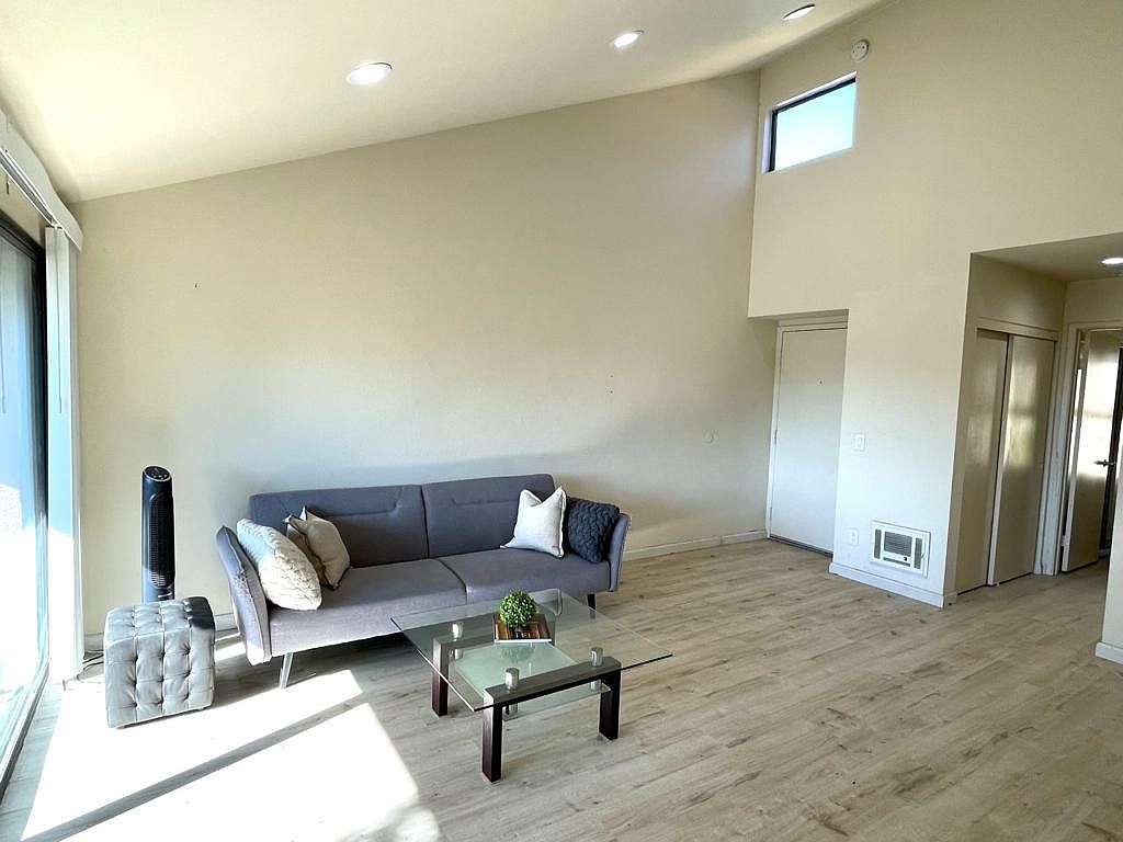 6210 Agee St photo 2