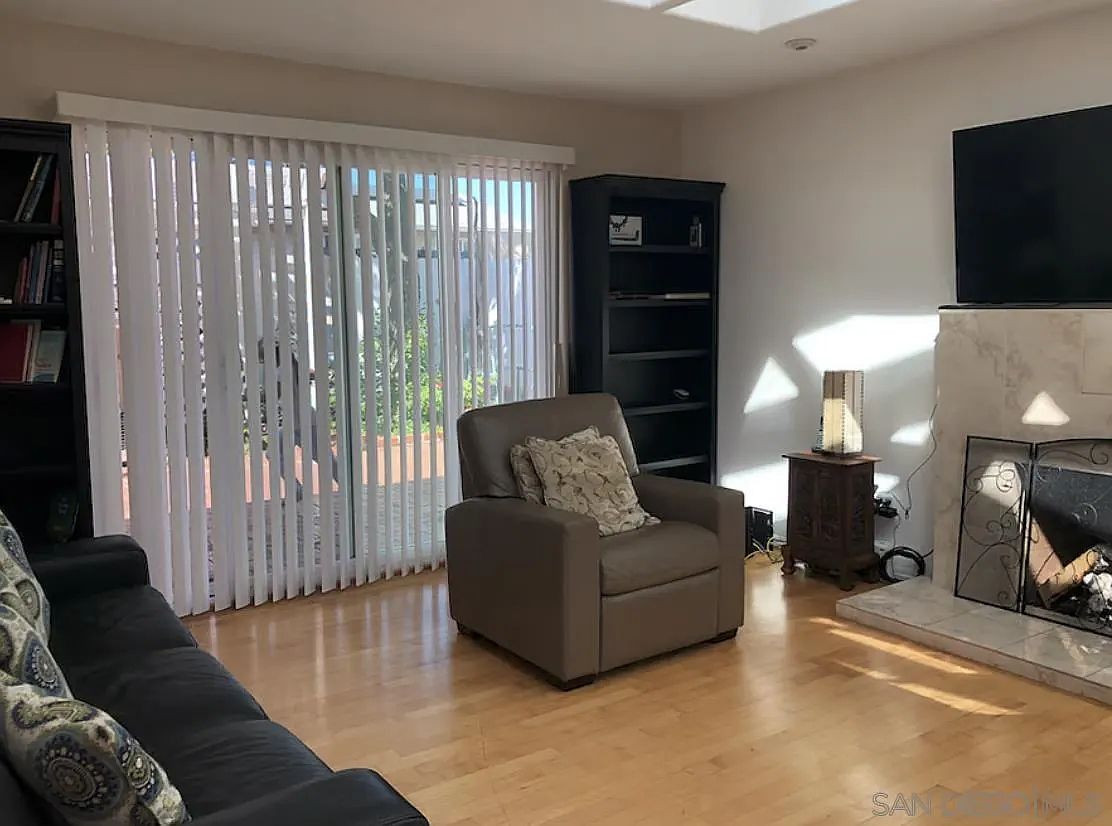 6857 Radcliffe Dr photo 2
