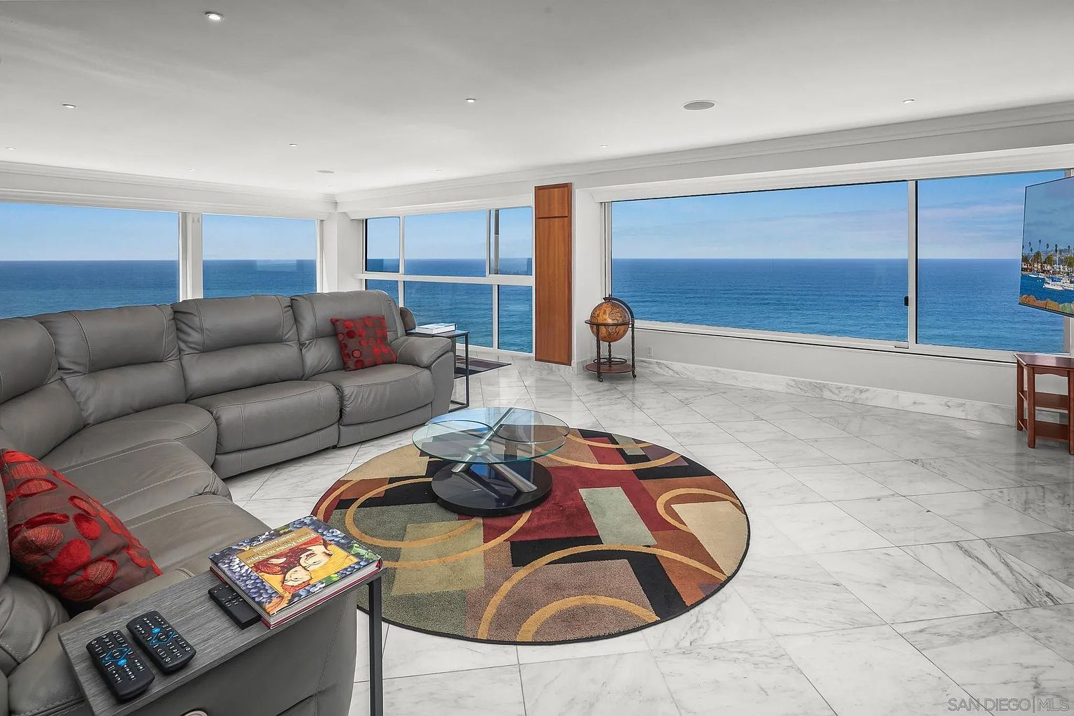 939 Coast Blvd San Diego, CA 92037 photo 2