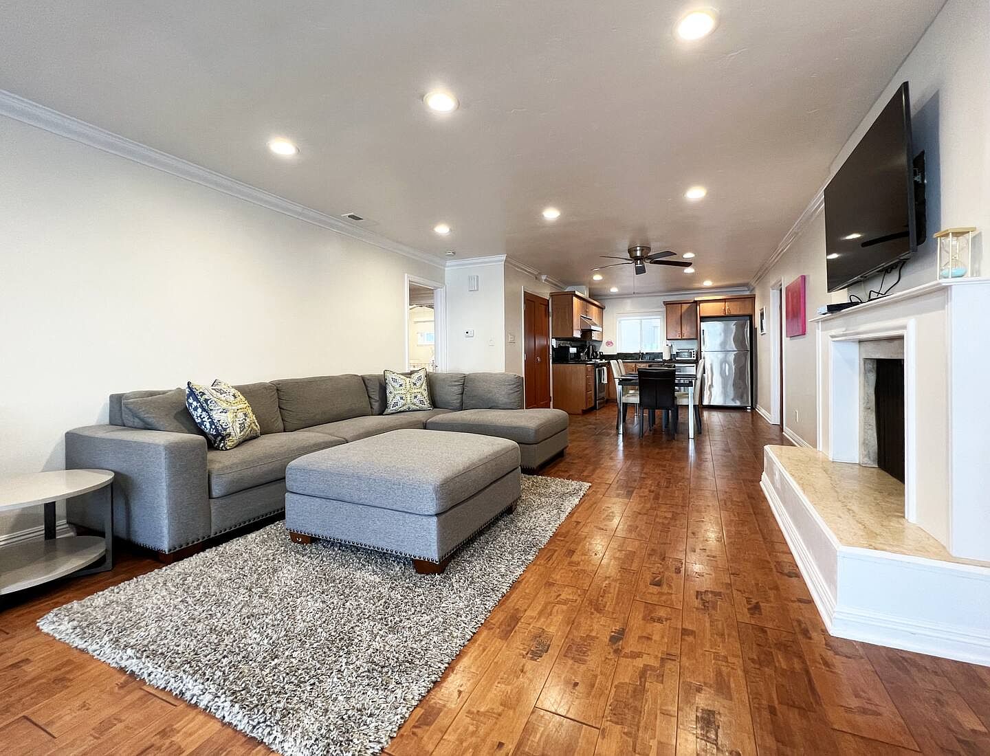 1039 Coast Blvd photo 2