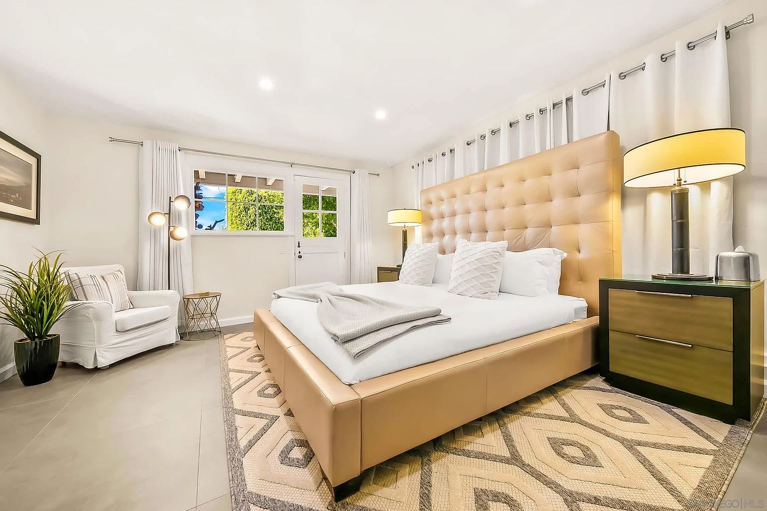 1380 Park Row photo 2