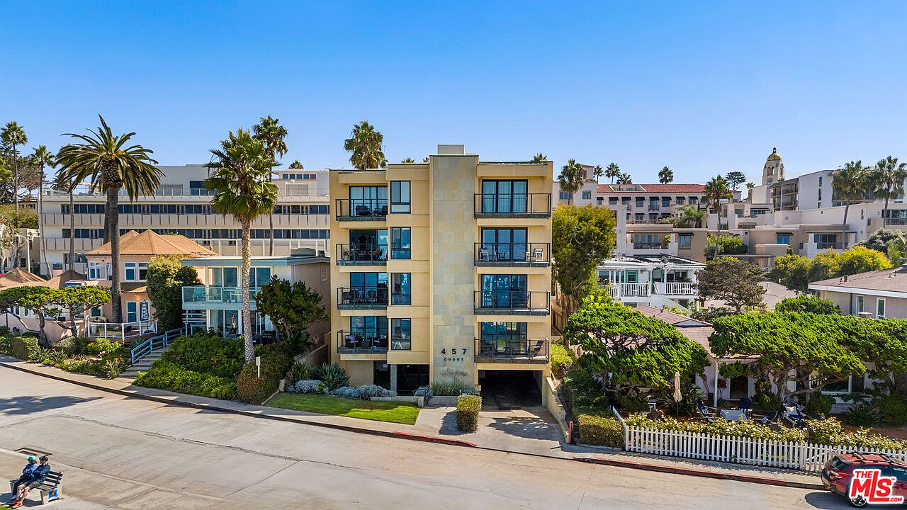 457 Coast Blvd photo 3