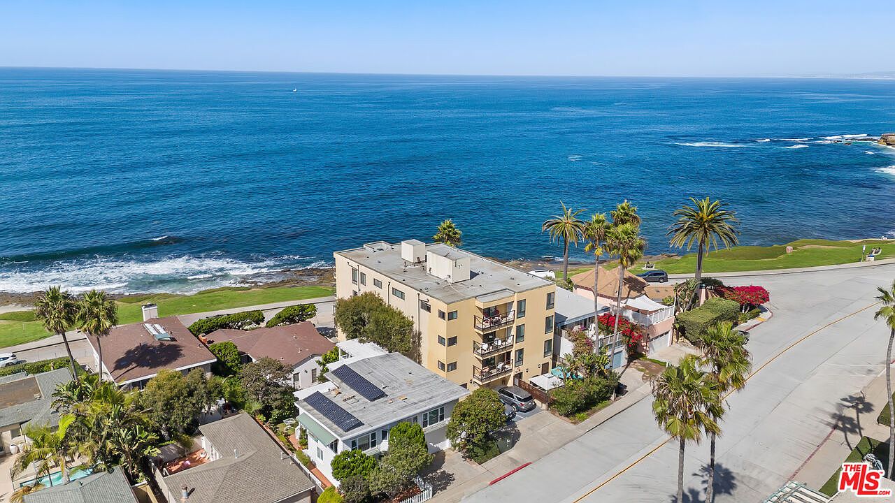 457 Coast Blvd photo 4