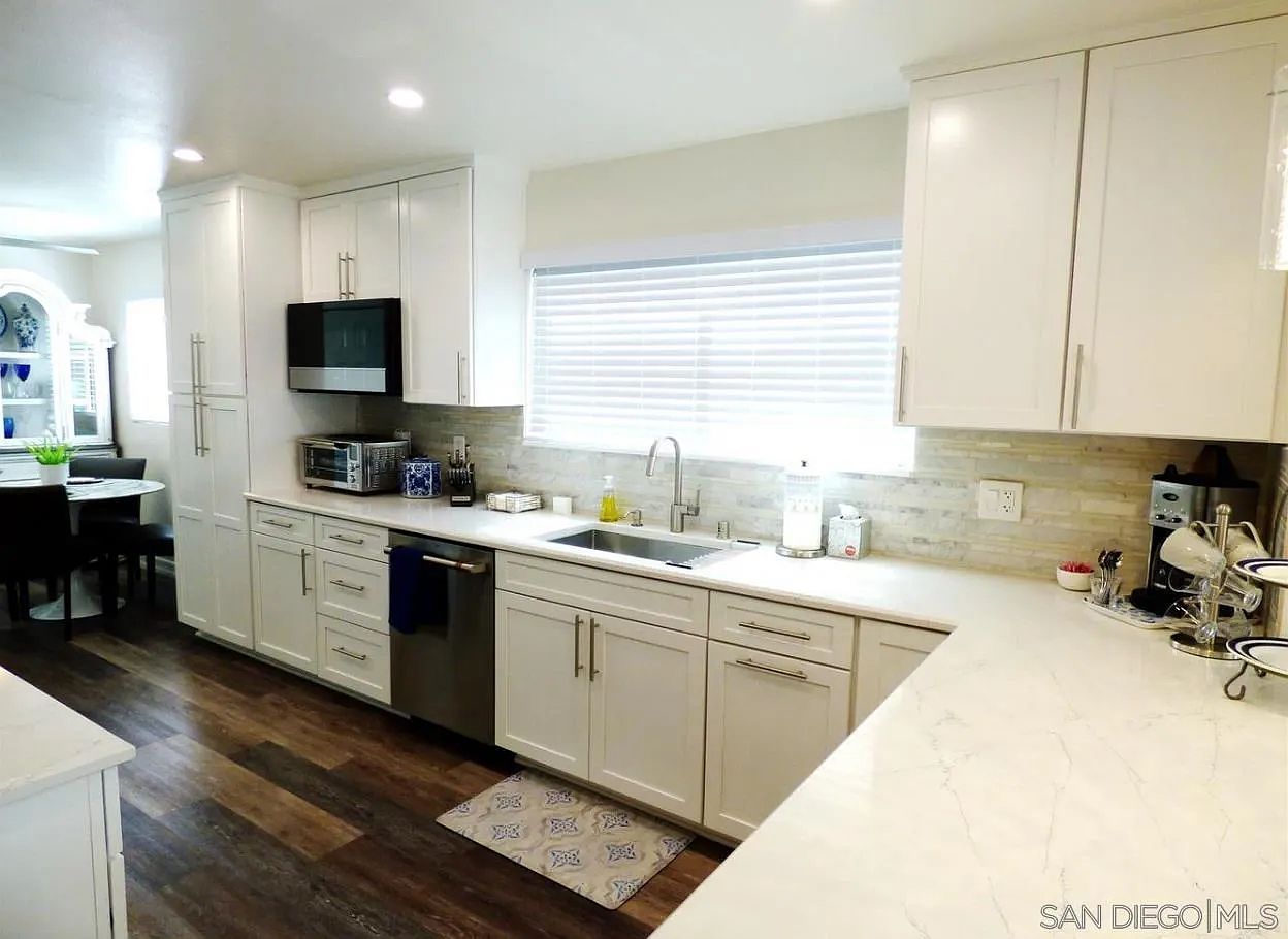 1115 Pearl St photo 5