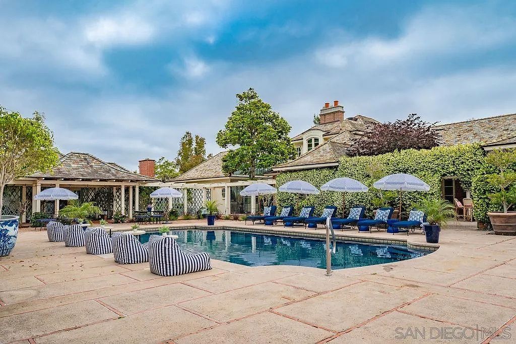 7007 Country Club Dr photo 5