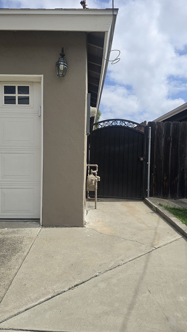4147 Kirkcaldy Dr photo 3