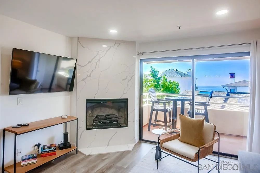5726 La Jolla Blvd photo 3