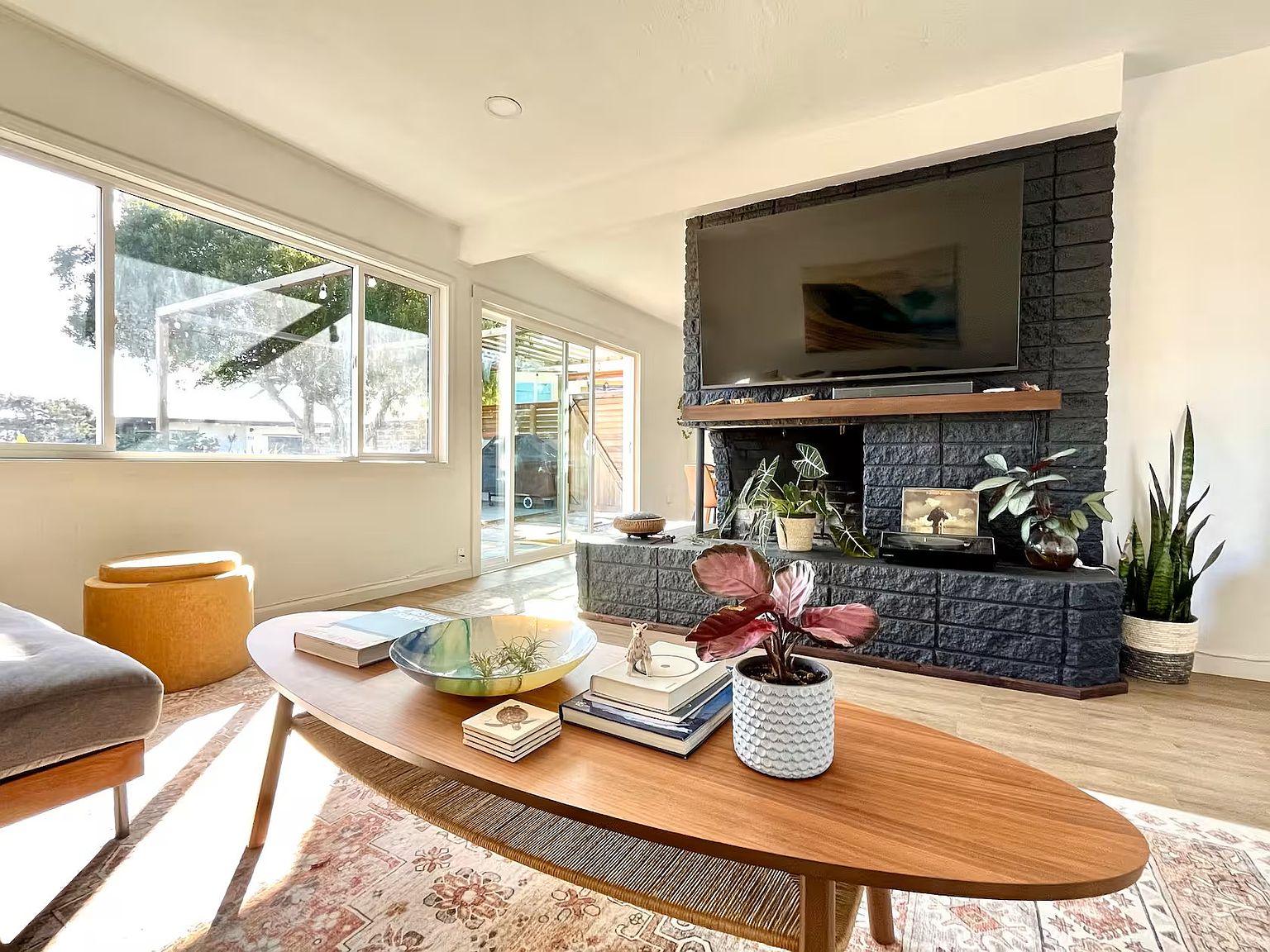 1141 Avenida Amantea photo 3