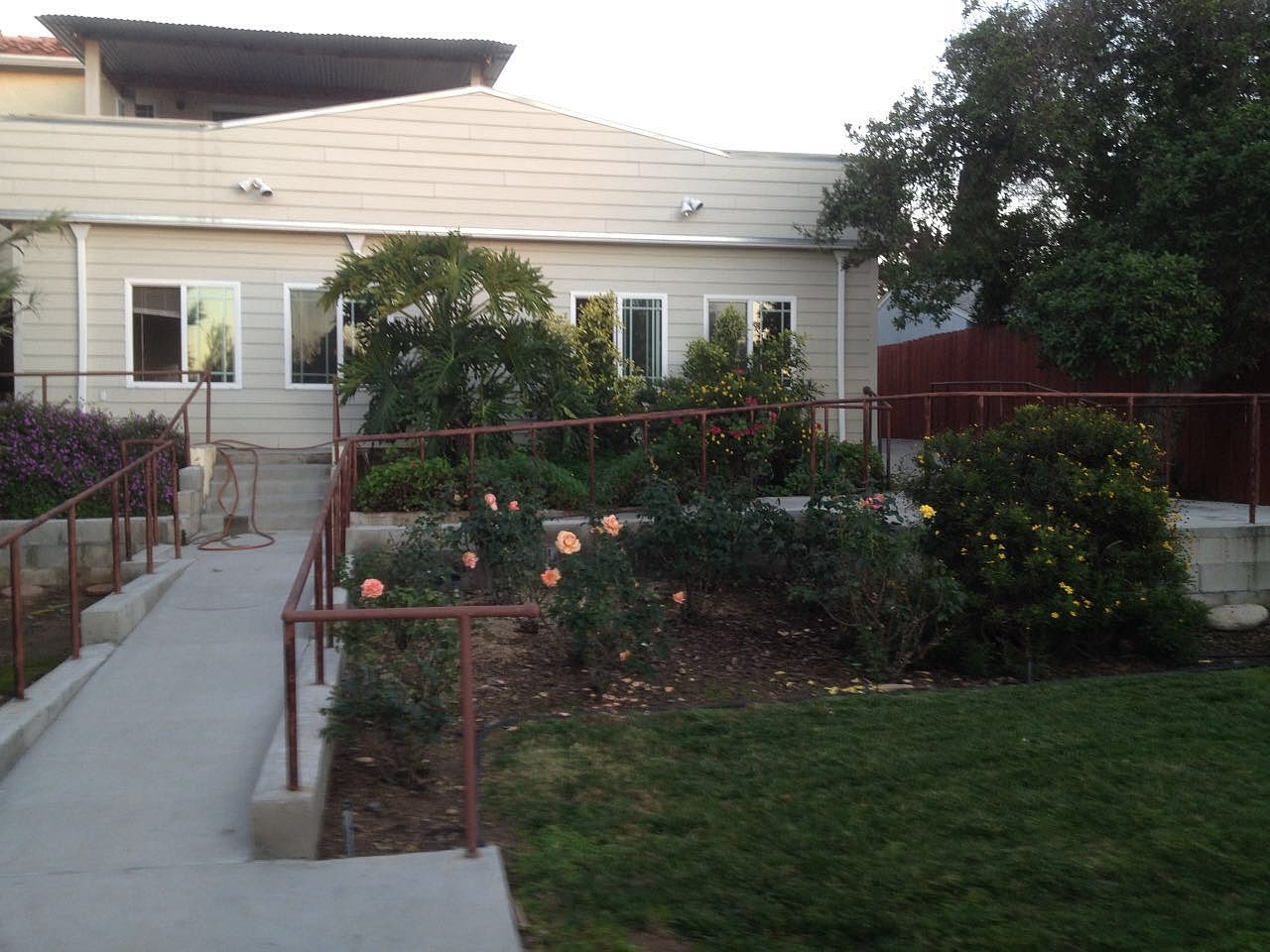 4752 Lake Forest Ave photo 4