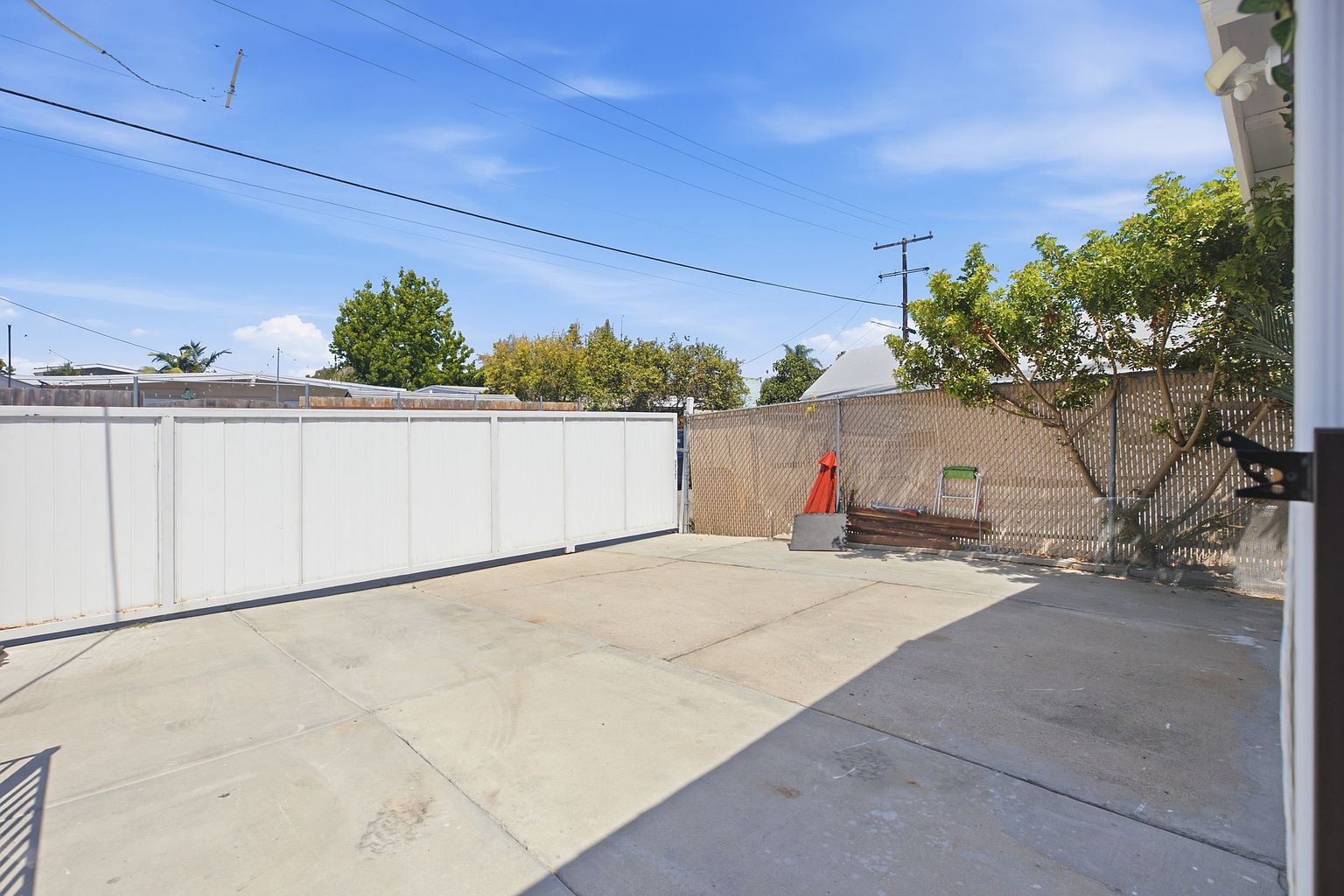4652 Clairemont Dr photo 4