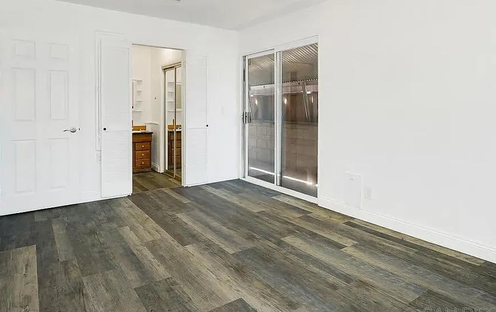 3555 Oak Glen Ln photo 2