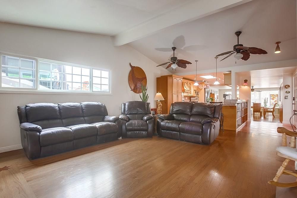 4402 Mount Lindsey Ave photo 4
