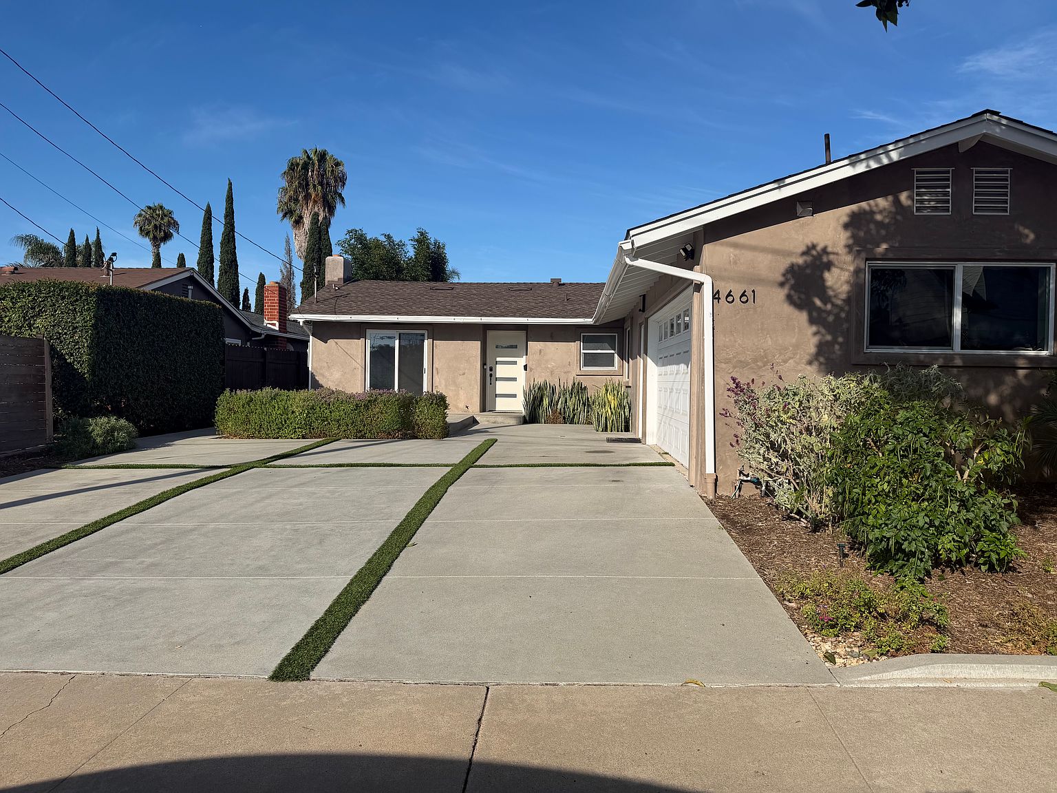 4661 Mount Frissell Dr photo 3