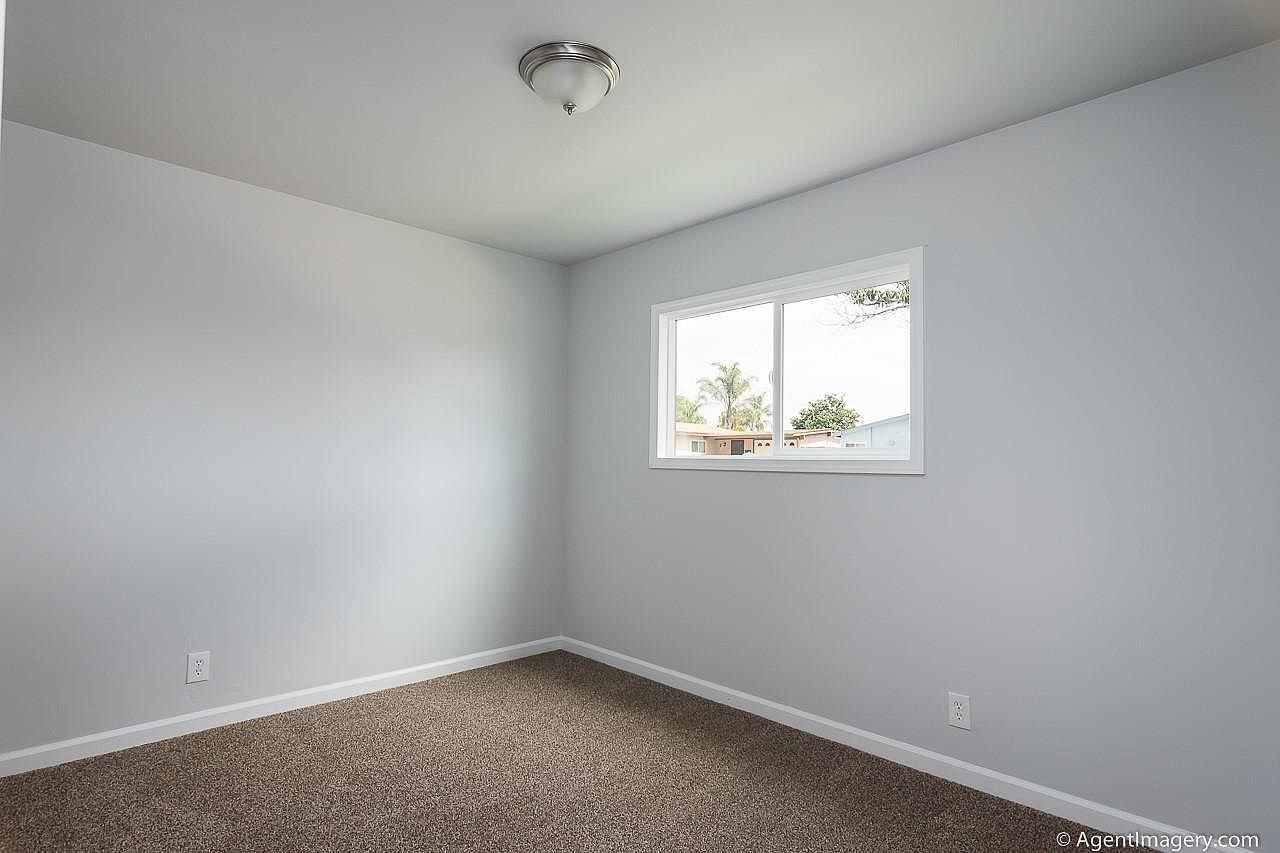 4826 Rushden Ave photo 4