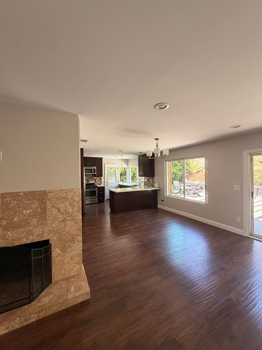 7477 Volclay Dr photo 3