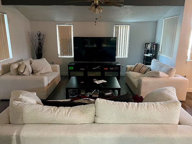 5850 Salacot Ct photo 3