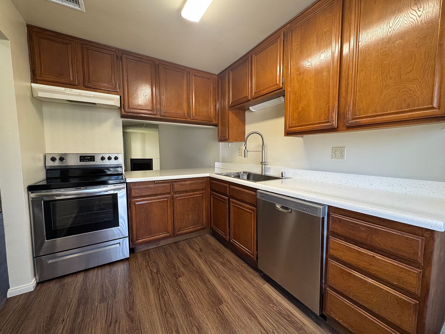 9302 Woodruff Way photo 5