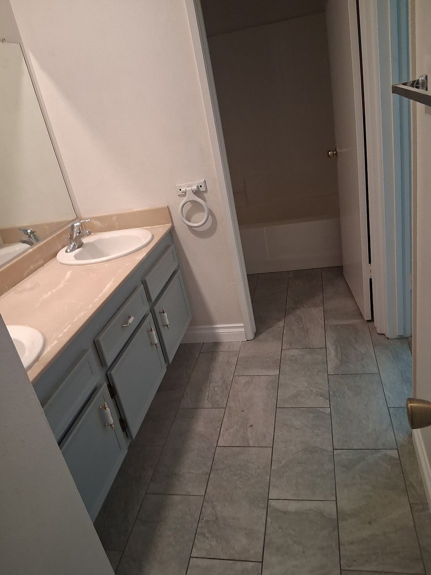 9872 Shirley Gardens Dr photo 5