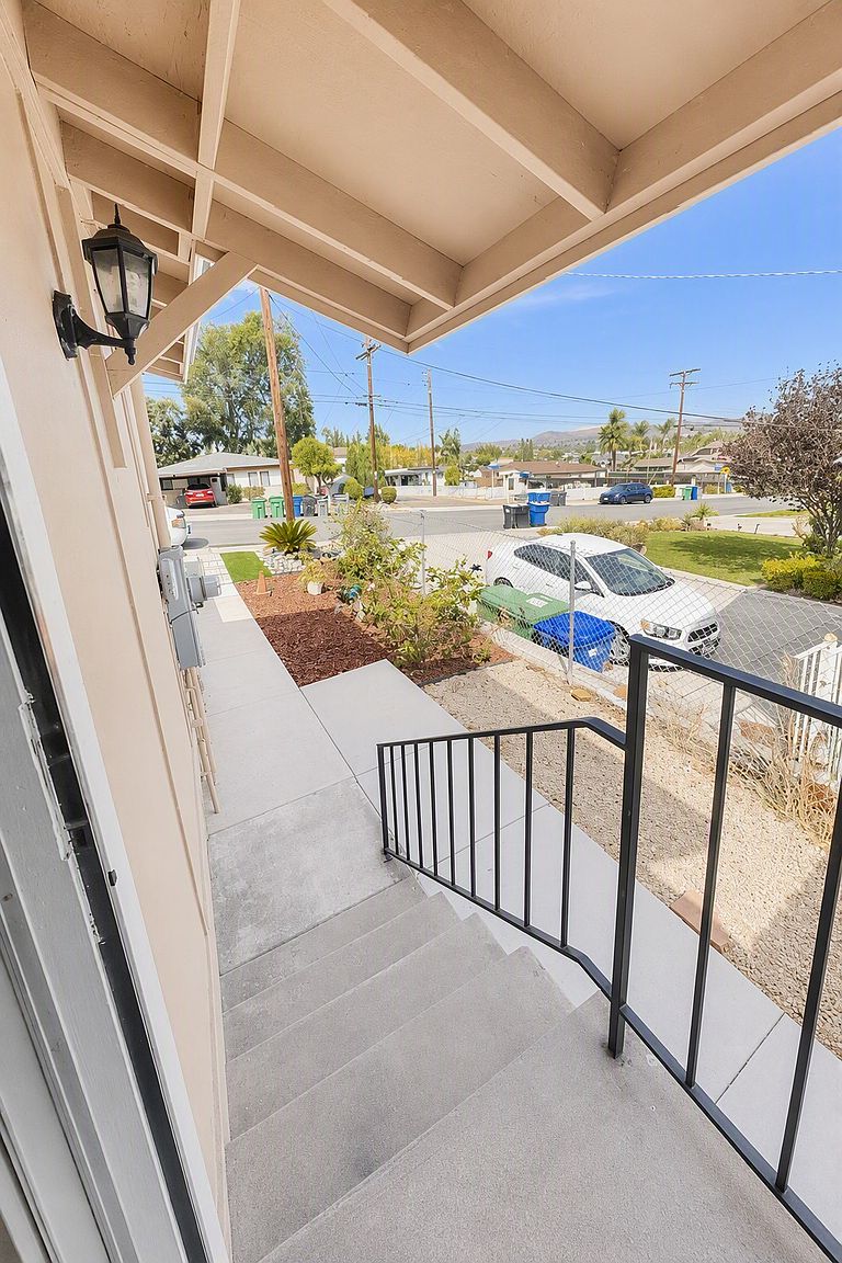 8589 Atlas View Dr photo 3