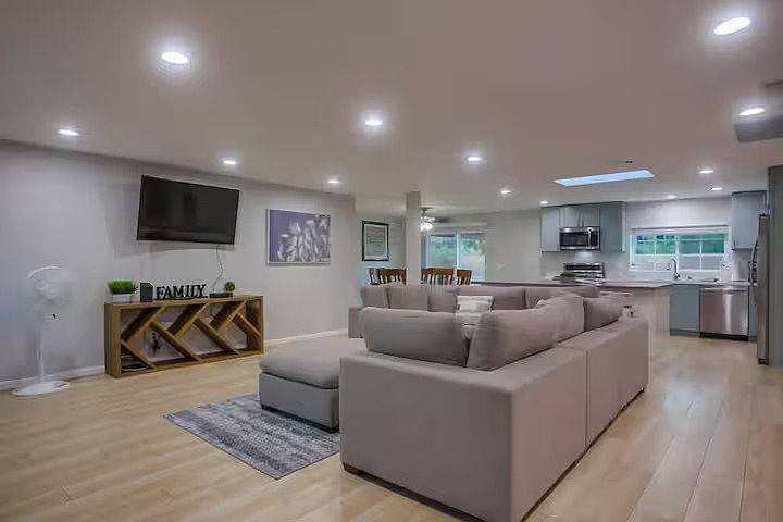 8306 Fanita Dr photo 3