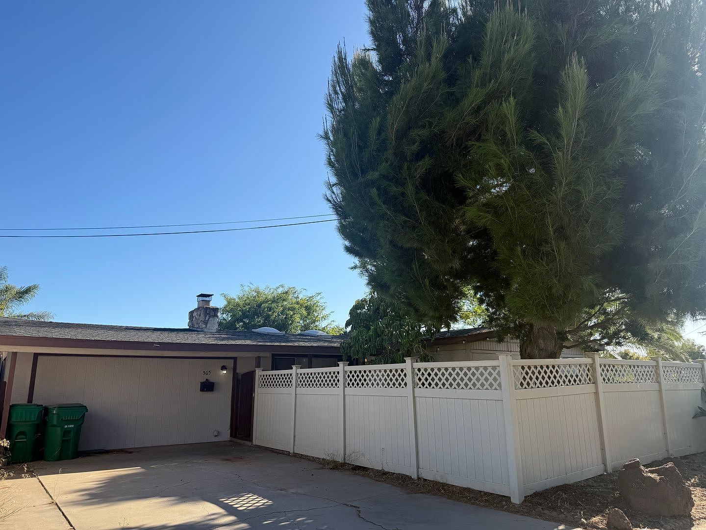 565 Pepper Dr photo 5
