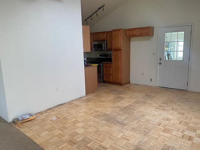 10009 Bon Vue Dr photo 2