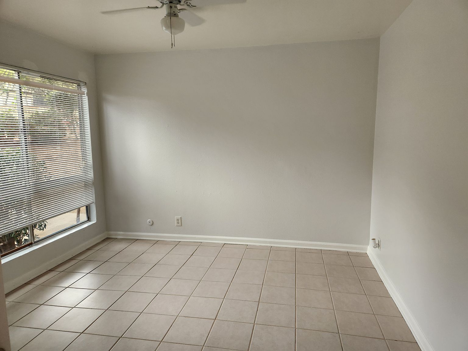 12923 Mapleview St photo 2
