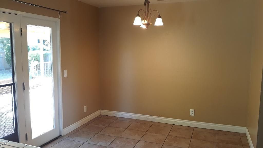 13459 Lakeshore Dr photo 3