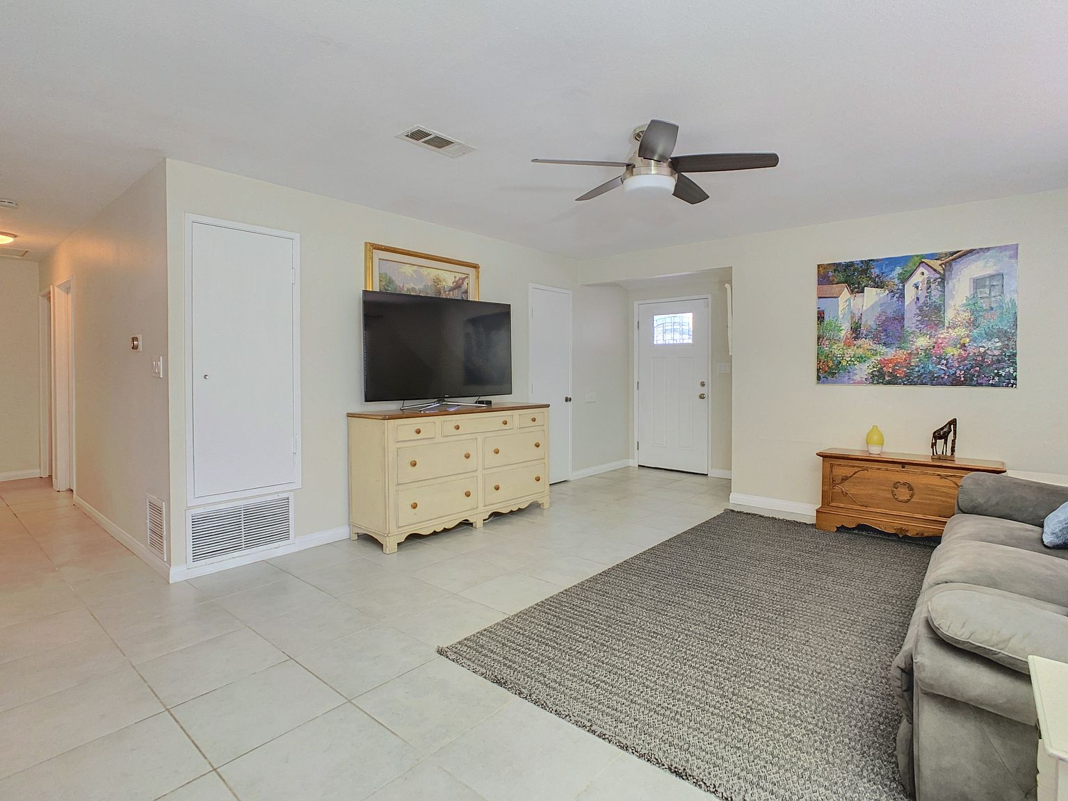 9909 Winchester Way photo 2