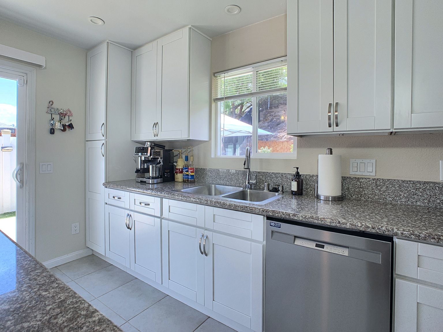 9909 Winchester Way photo 5