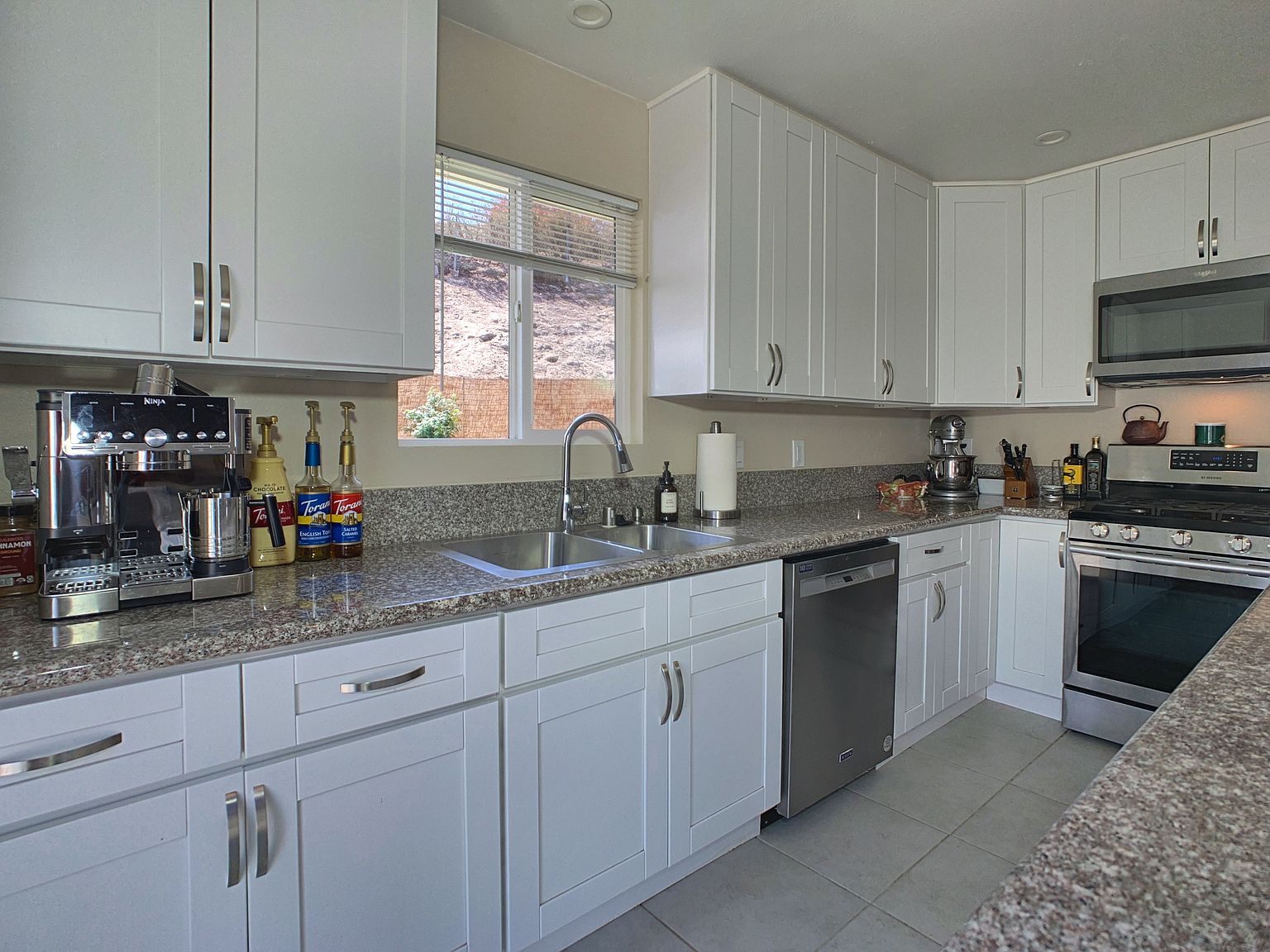 9909 Winchester Way photo 4