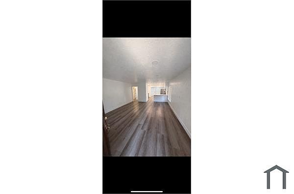 1542 Peerless Dr photo 3