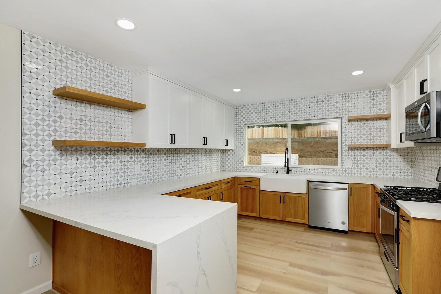 1501 Pepper Dr photo 3