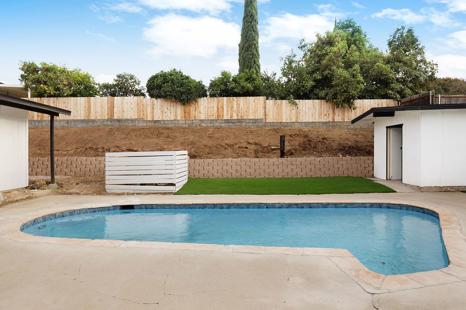 1501 Pepper Dr photo 2