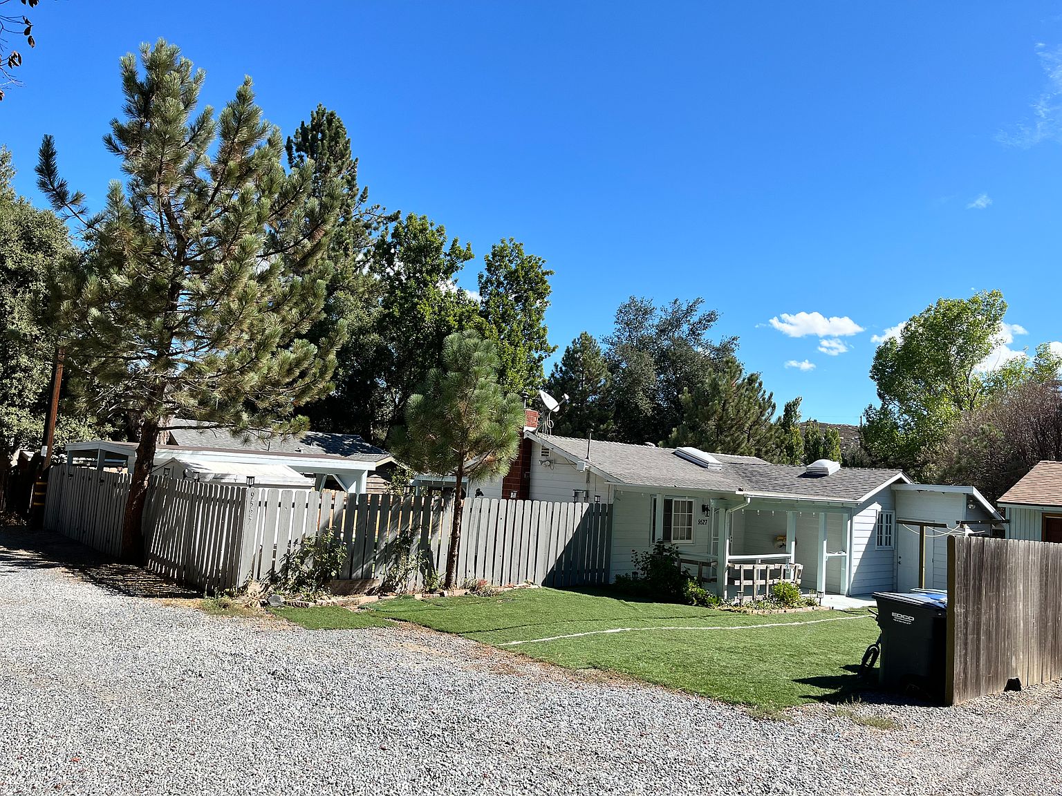 9527 Pilawee Wee Ln photo 2