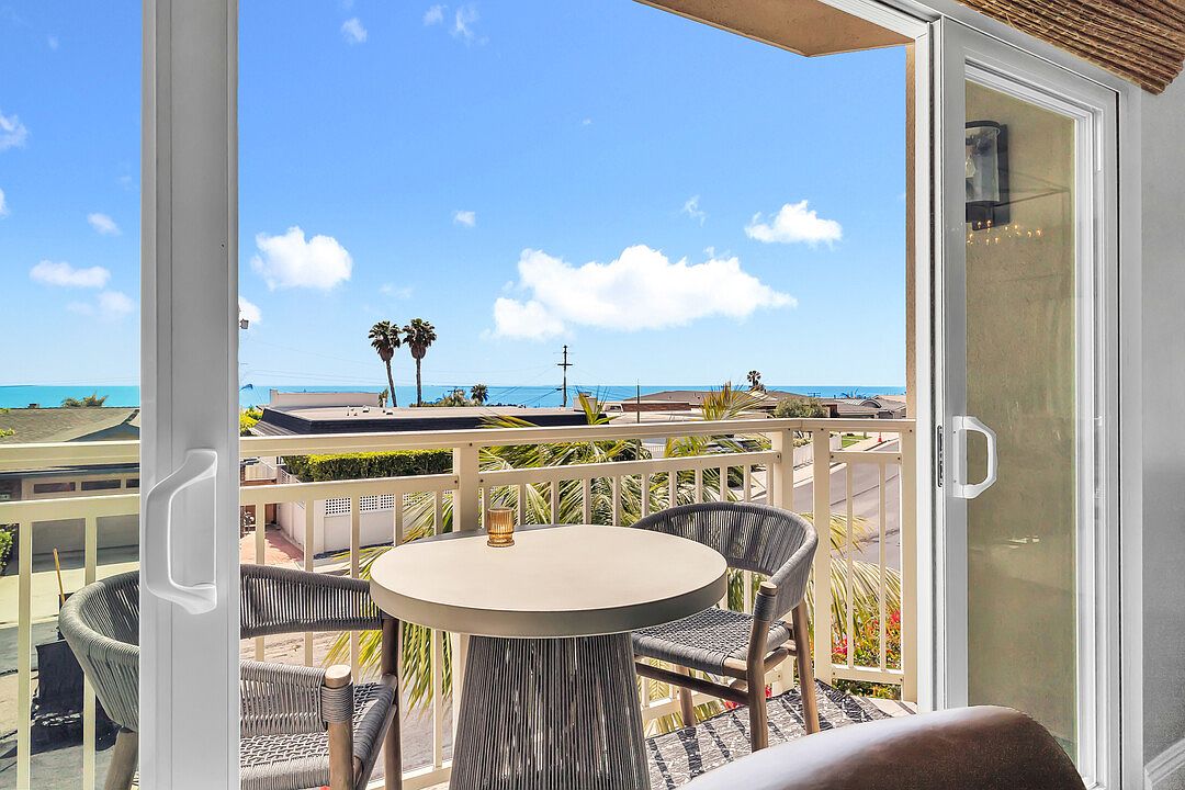 5366 La Jolla Blvd photo 2