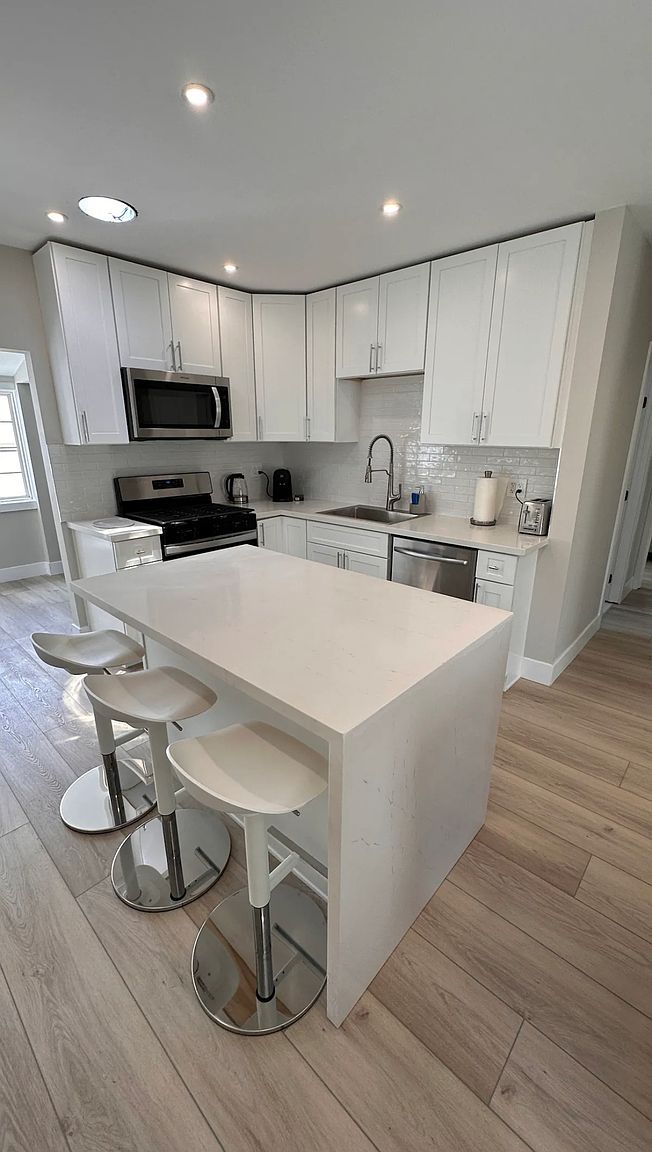 903 Archer St photo 2