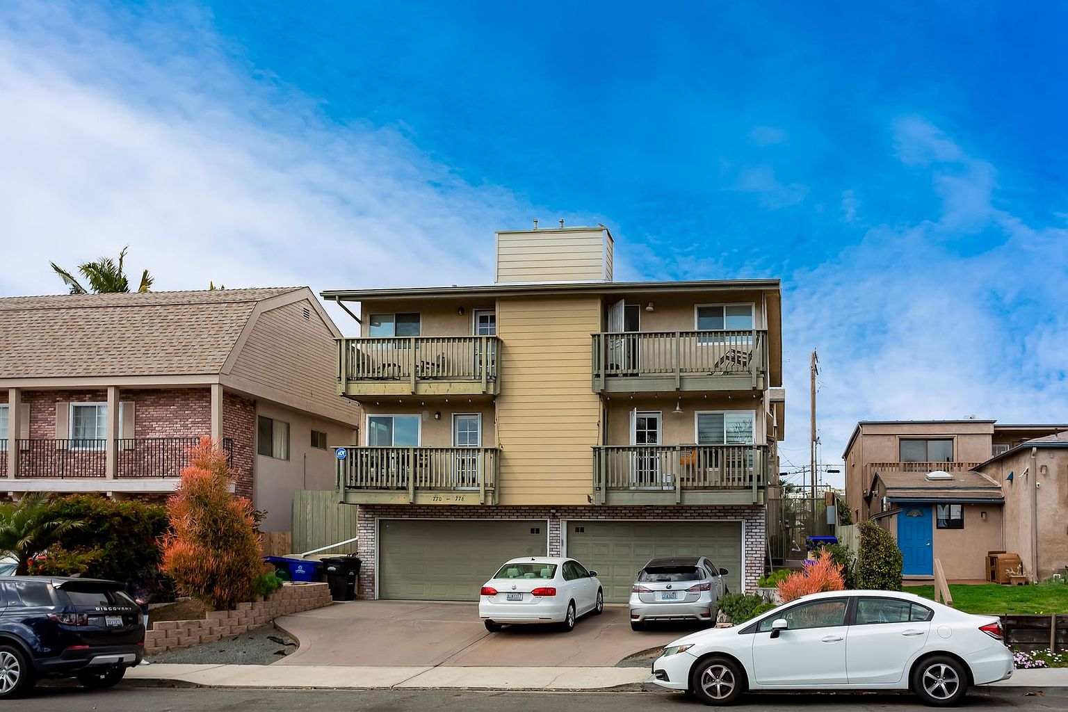 776 Sapphire St photo 3