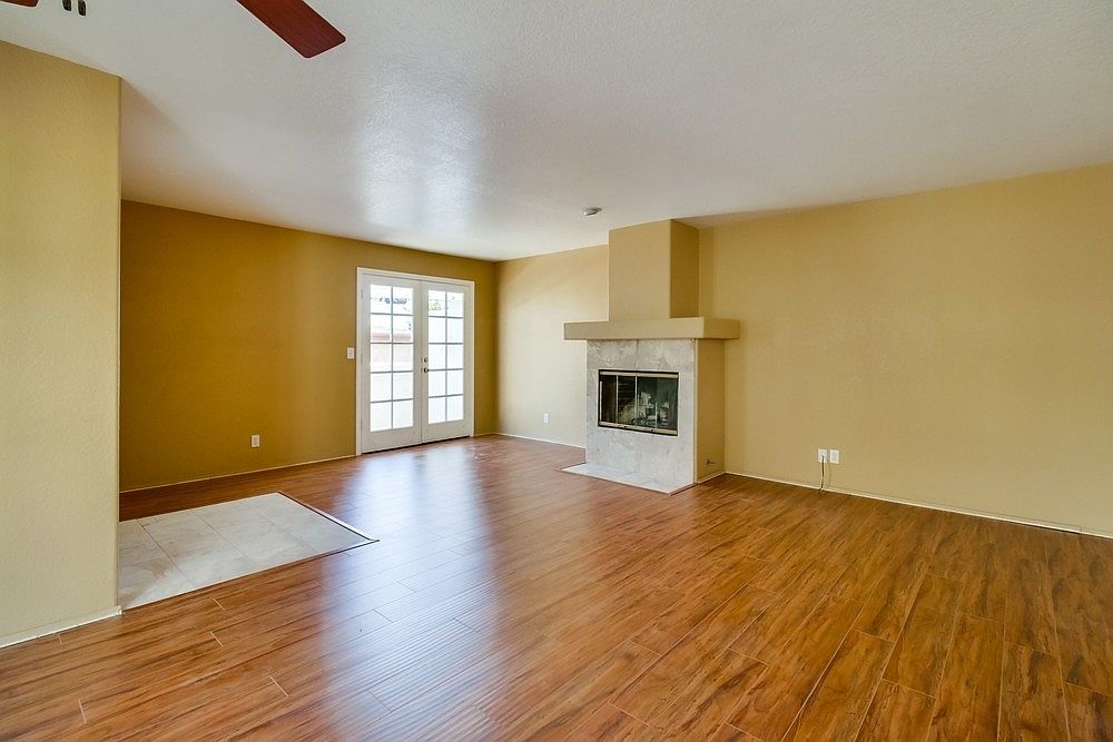 1045 Turquoise St photo 3