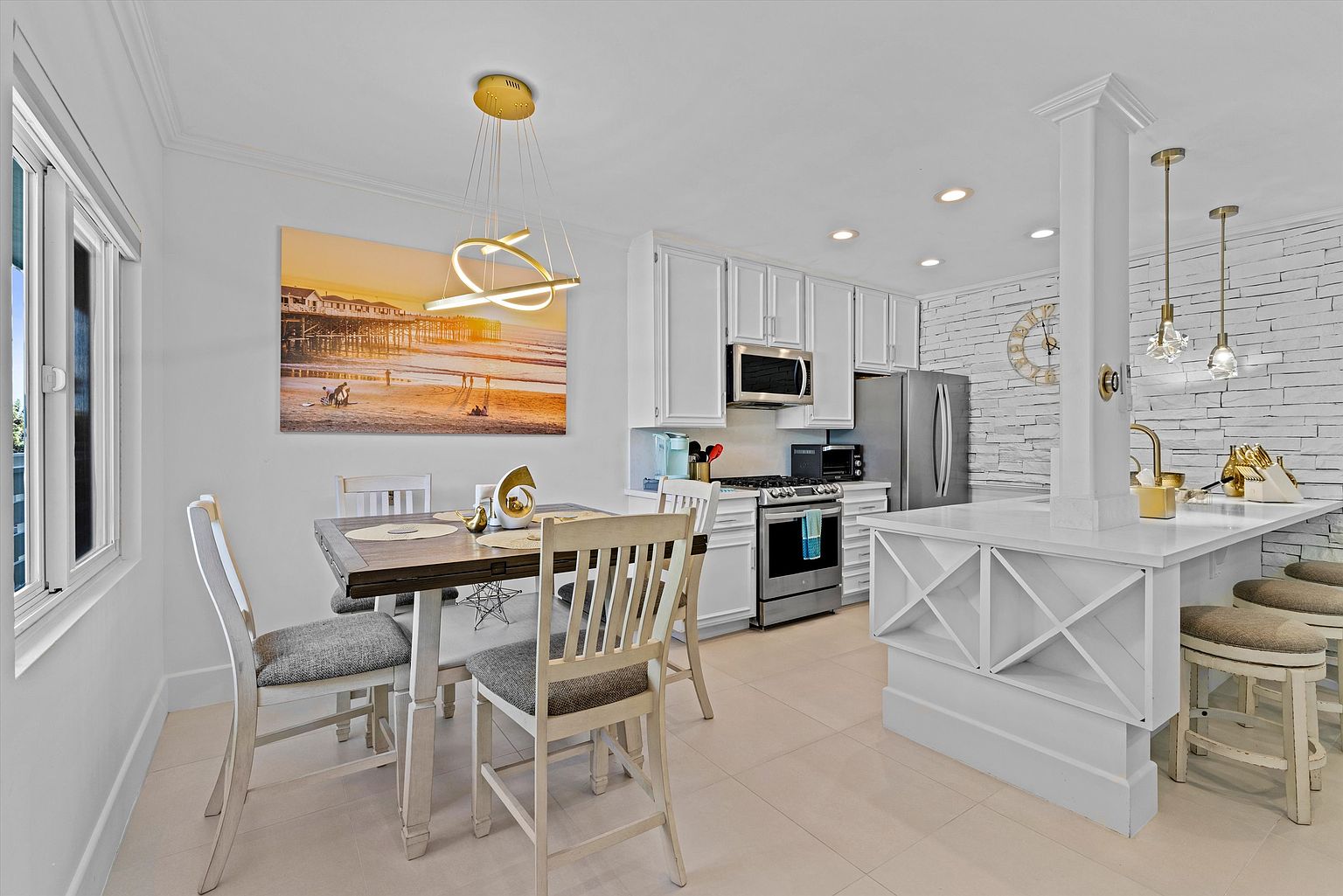 1024 Loring St photo 4