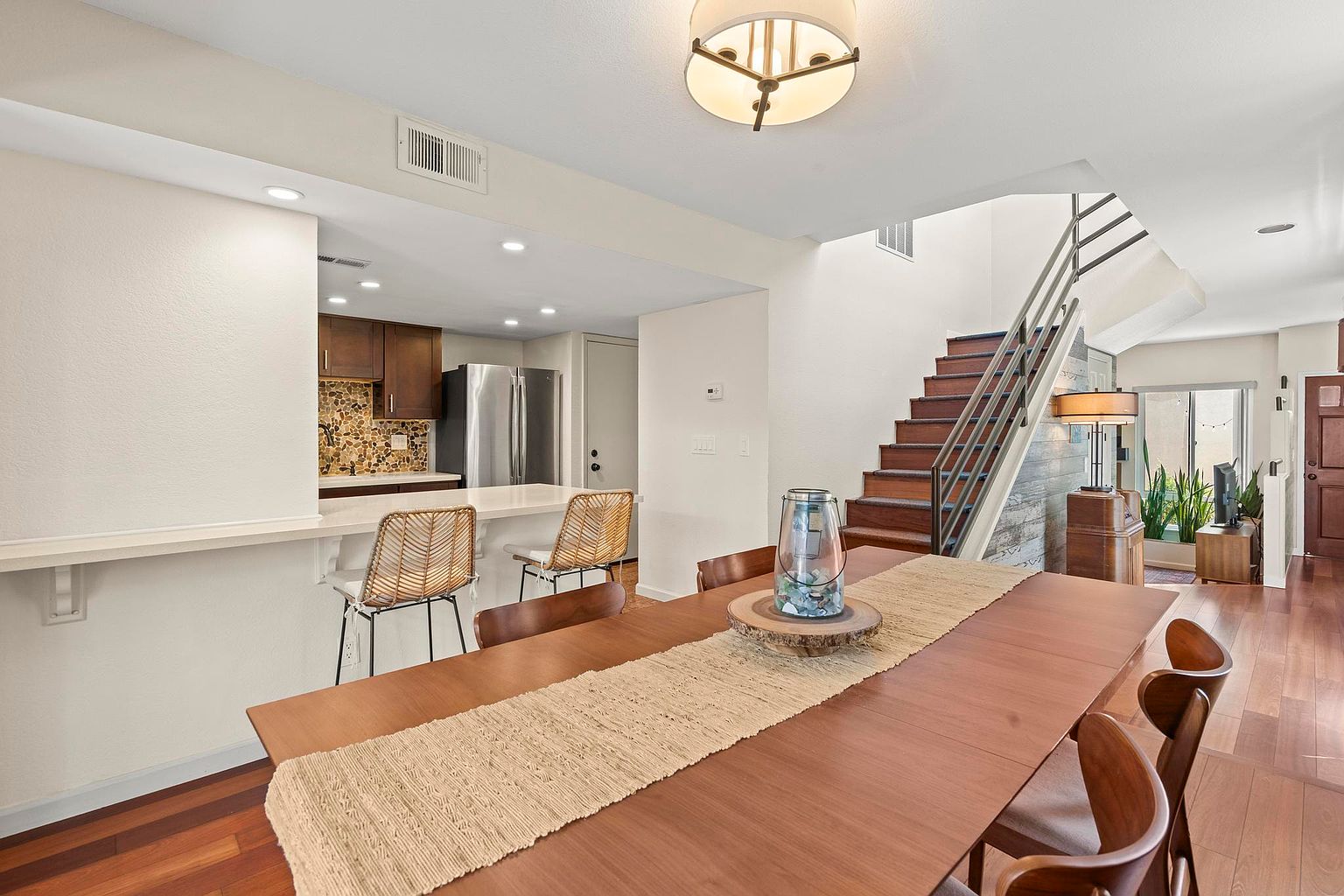 1024 Wilbur Ave photo 2