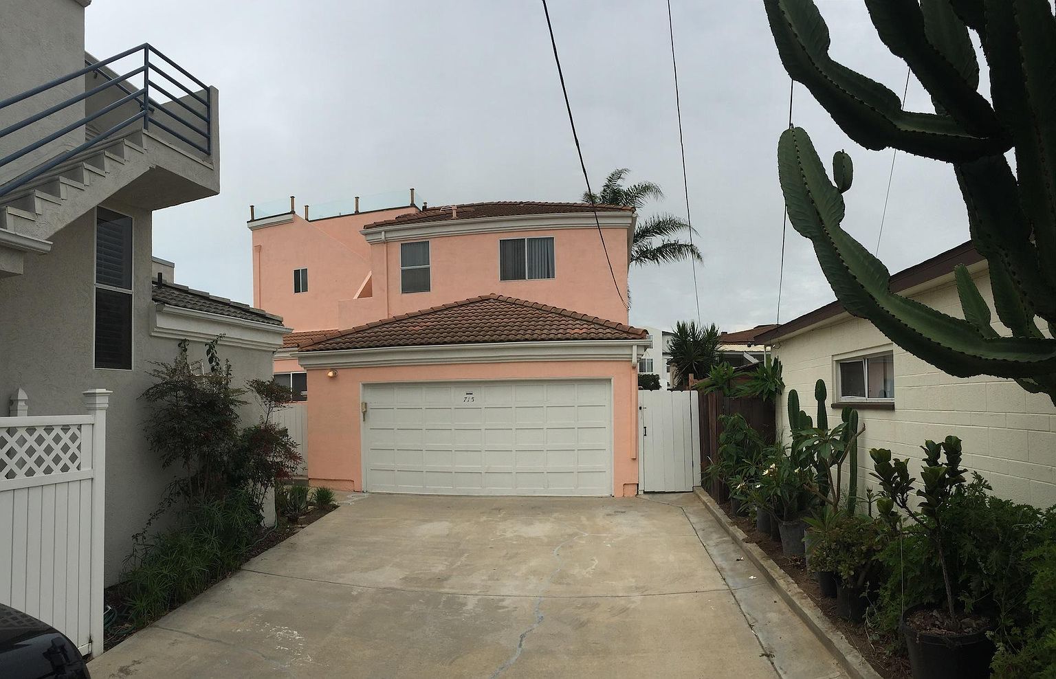 715 Law St photo 3
