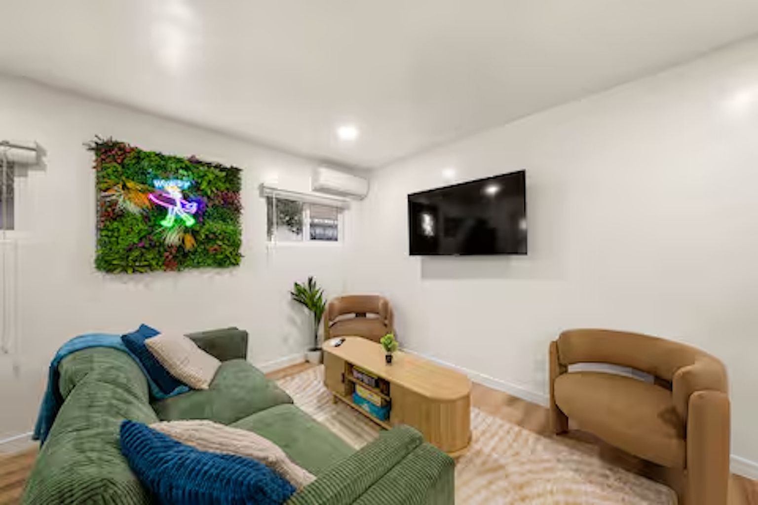 1260 Law St photo 5