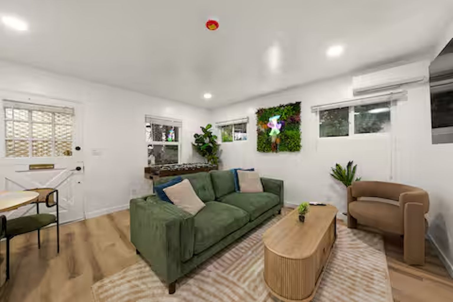 1260 Law St photo 4