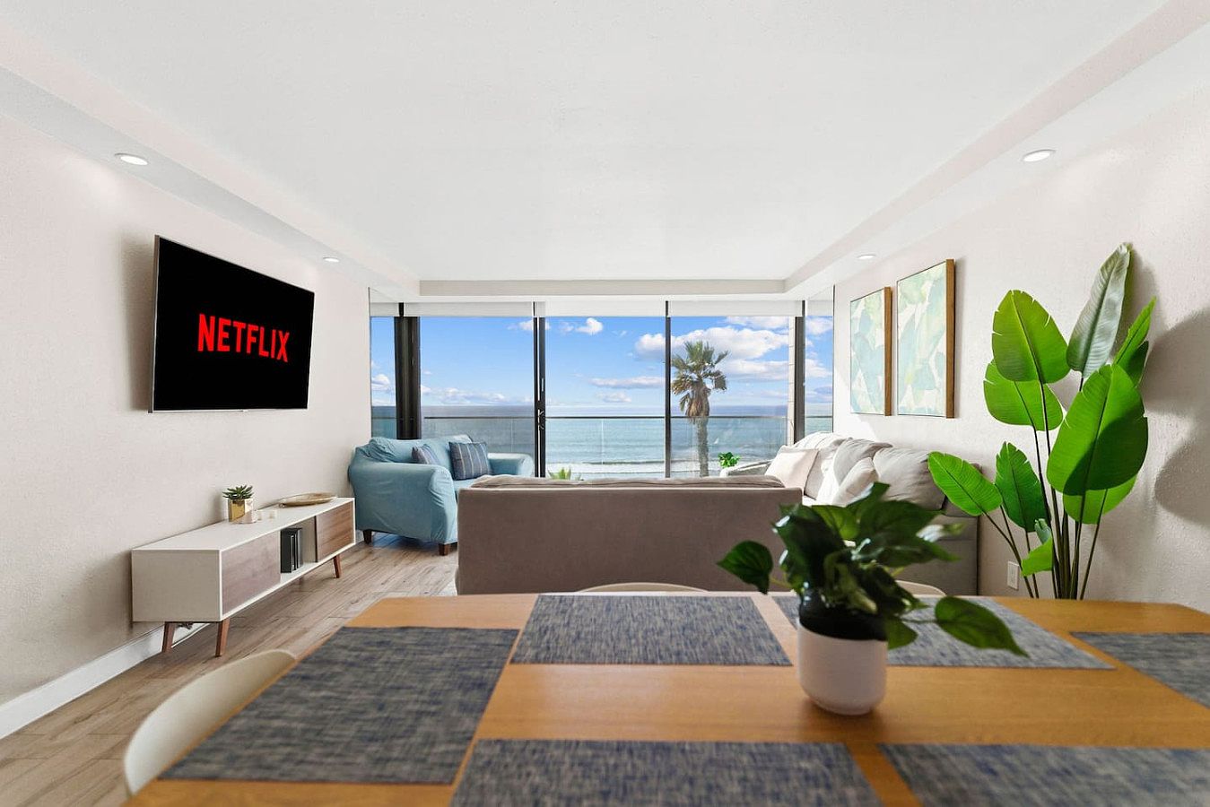 Beautifully Maintained 1-bedroom, 1-bath Condo Featuring An Open Floor Plan And Breathtaking Panoram photo 2