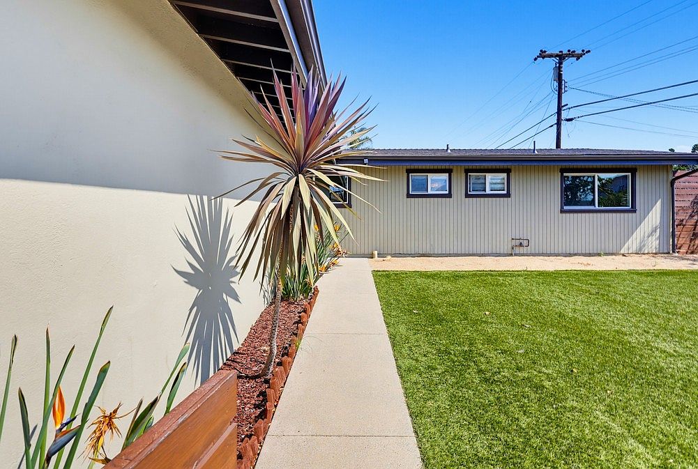 4996 Mount Almagosa Dr photo 4